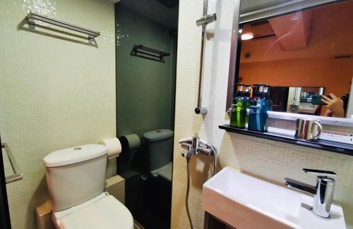 Tsim Sha Tsui House | 九巴旅馆