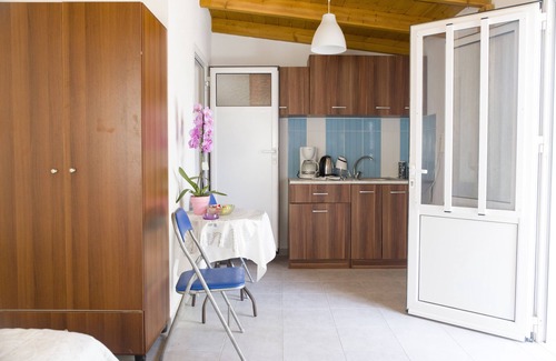 Kalamaki Apartment | Johnny's Apartment