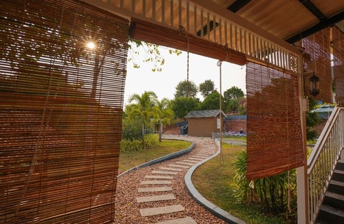 Mulanthuruthy Bed & Breakfast | Johns Village