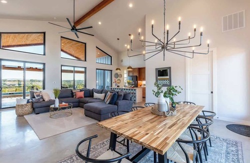 Johnson City House | Johnson City Limits Panoramic Hill Country Views!