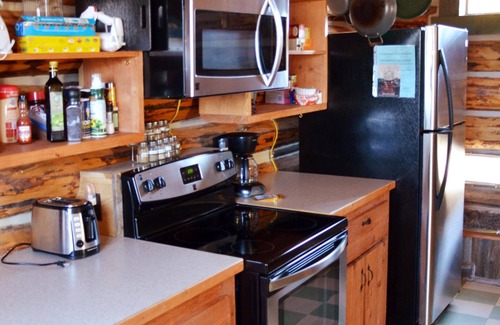 West Yellowstone Cabin | Johnson Creek Cabin * Outstanding Views * 5 Acres of Social Distancing * Sleeps8