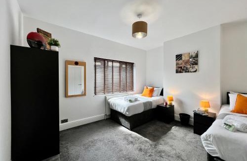 Cleethorpes House | Johnson House - Great for Contractors or Family Holidays