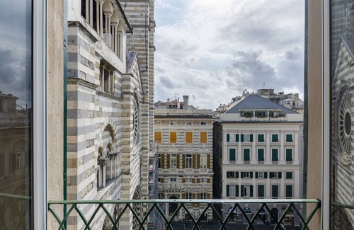 Genoa Historical Centre Apartment | JOIVY Exclusive Flat For 6 Near Cathedral Of Genoa