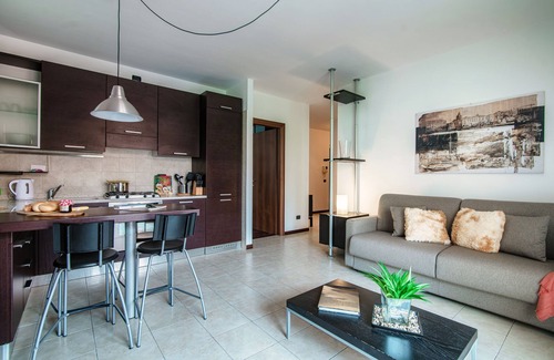 Como Apartment | JOIVY Splendid Flat W/Terrace Near Lake Como