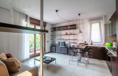 Como Apartment | JOIVY Splendid Flat W/Terrace Near Lake Como