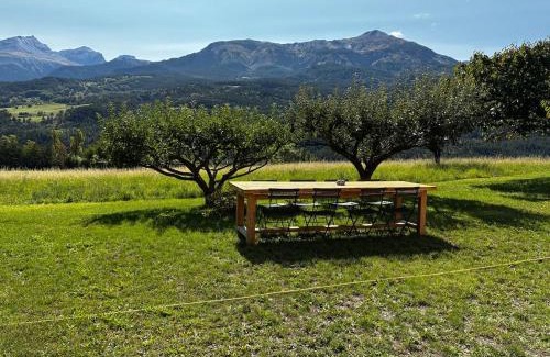 Jausiers Apartment | Joli appartement avec superbe extérieur