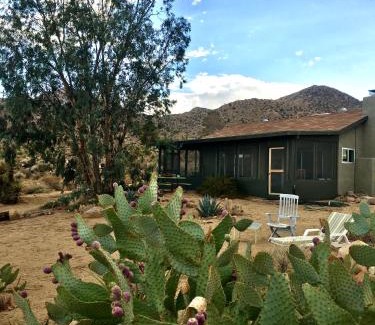 Joshua Tree Highlands House | Joshua Tree Dream Weaver hot tub & National Park