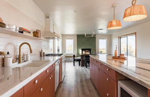 Joshua Tree House | Joshua Tree Pool & Pickleball- Mojave Paddle Club