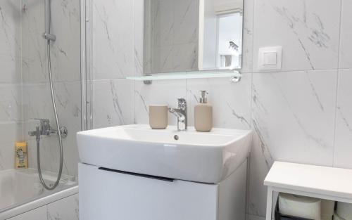 Calea Sever Bocu Apartment | Joy City Stay Forest 54-85