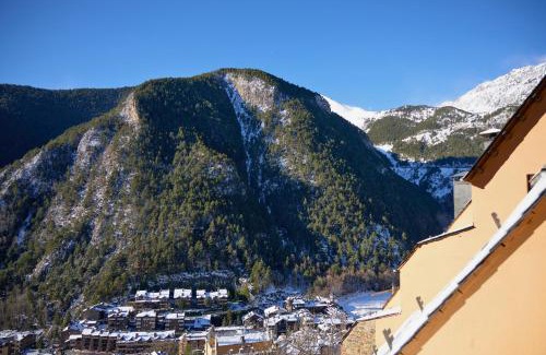 Mas de Ribafeta Apartment | Joya en la Montaña con Vistas Increíbles I AndBnB