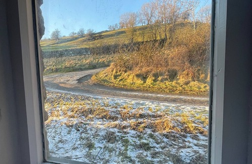 Fremington Cottage | JOYCES COTTAGE, 2 BROWN HILL, pet friendly, with a garden in Reeth