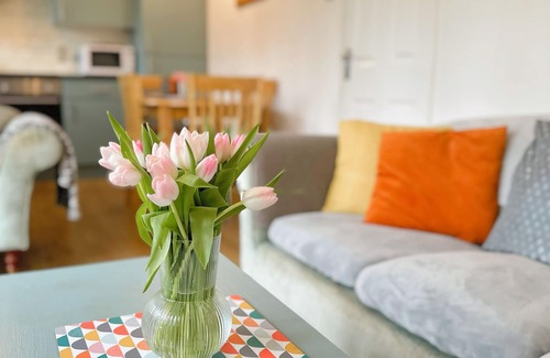 Lelant Ski Chalet | Joyful Cottage, holiday park retreat