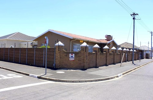 Trawal House | Joyous Accommodation Sleep and Go