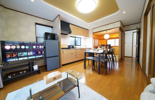 Higashinari House | KAMON/大阪万博まで30分/駐車場有り/大阪城まで徒歩圏内/空港からの送迎サービス有り(有料)/家族向け