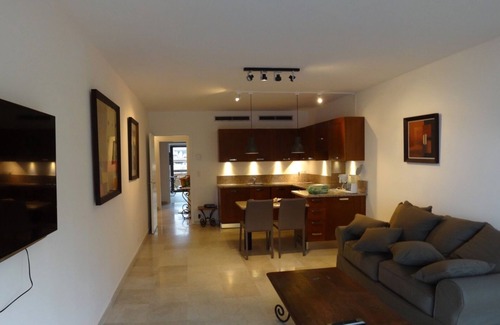 Juan-les-Pins Apartment | Juan les pins Center facing the sea, large 2 bedrooms apartment with parking