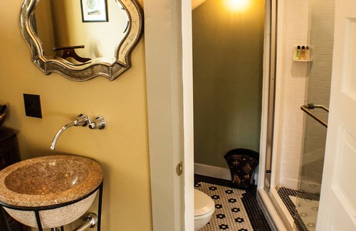 Saugatuck Bed & Breakfast | Judson Heath Colonial Inn