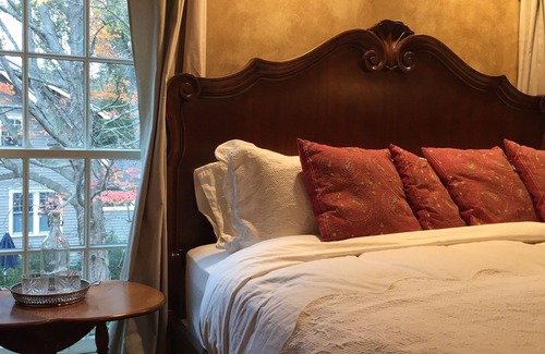 Saugatuck Bed & Breakfast | Judson Heath Colonial Inn