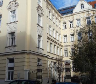 Wahring Apartment | Jugendstil Garconniere