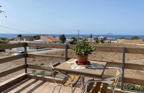 Kalamaki House | Julia's Holiday House