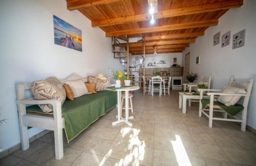 Kalamaki House | Julia's Holiday House