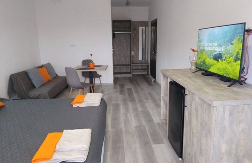 Primorsko Hotel | July's Guest House five minutes to the lovey beaches of sunny Primorsko