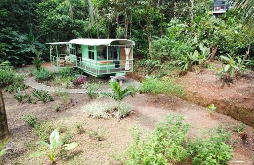 Savegre House | Jungle Bus, 5 min drive to PlayaLinda, 15 to Dominical, Wifi Starlink