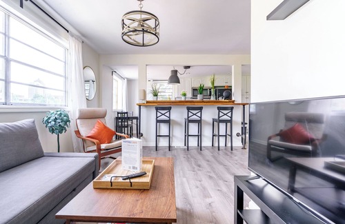 Victorian Village House | Jungle House Modern Lofts – Arena District & Short North