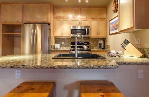 Mammoth Lakes Condo | Juniper Springs Lodge #426 - Luxury Ski in Ski out! 2 Bedroom; (End Unit)