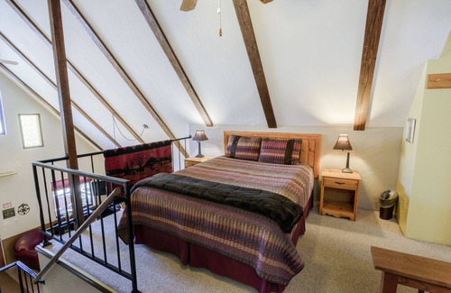 Prescott Ski Chalet | JUST 1 MILE FROM DOWNTOWN SQUARE - HOMEY CABIN NESTLED IN THE PINES