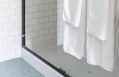 Piedmont Avenue House | Just a brief walk to Kaiser Permanente Oakland Medical Center!