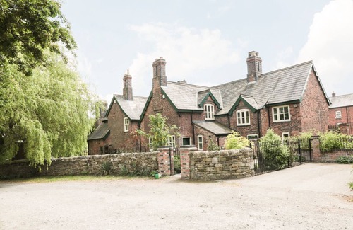 Alfreton Cottage | Just A Cottage, Newlands Farm