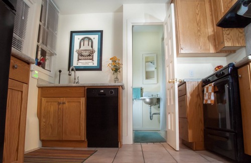 Berkeley Hills Apartment | Just blocks from UC, Simons, MSRI, Haas and Goldman Schools with great Bay views