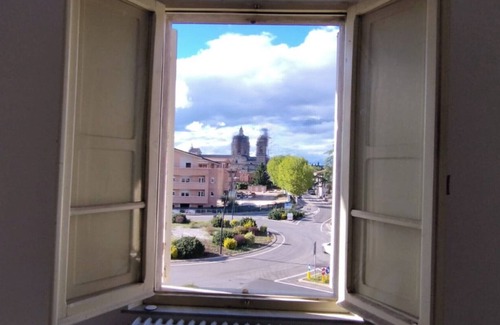 Santa Maria degli Angeli Apartment | Just steps away from the Porziuncola, a cozy home with private parking.