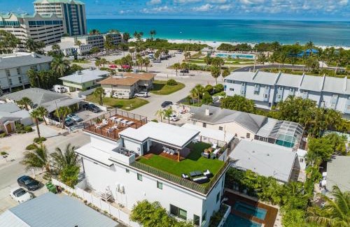 Sarasota House | Just Lanai-ing Around
