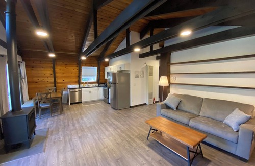 North Upper Truckee Ski Chalet | Just Listed! Forest View Dog Friendly 2-Bedroom House Near Heavenly And Lake
