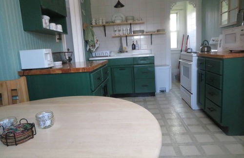 Superior House | JUST OPENED ! Enjoy the Quiet side of Lake Superior's, ten minutes from Duluth!