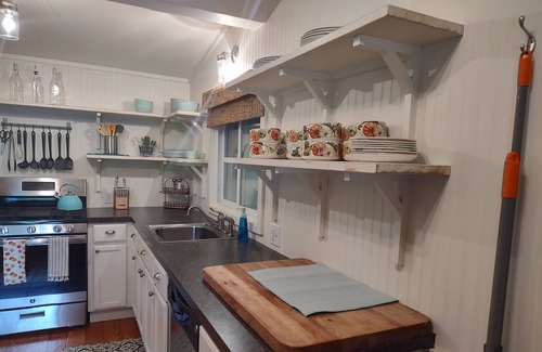 Mayfield Cottage | Just steps away from the Great Sacandaga Lake! Walk to marinas and restaurants!