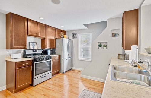 Hudson House | Just steps to Downtown Hudson and St. Croix River!