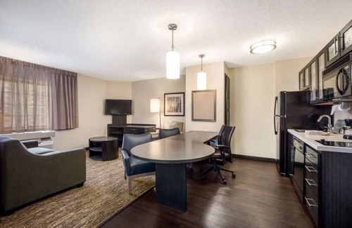 Central Oklahoma City Apartment | Just What You Were Looking For! Full Kitchen, Pets Allowed!