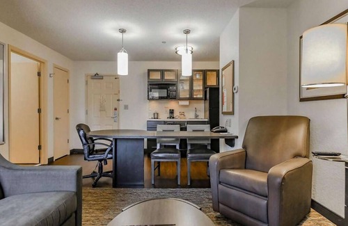 Central Oklahoma City Apartment | Just What You Were Looking For! Full Kitchen, Pets Allowed!