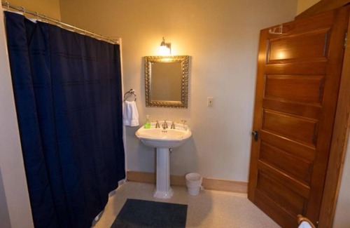 Dufur House | Just What You Were Looking For! Free Parking, Near Wet Planet Whitewater!