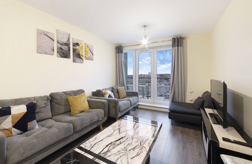 Hatfield Apartment | K Suites - Central 2 bed Flat w/ FREE parking