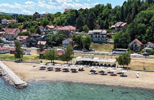 Golubac Apartment | Kafana Zlatna Ribica