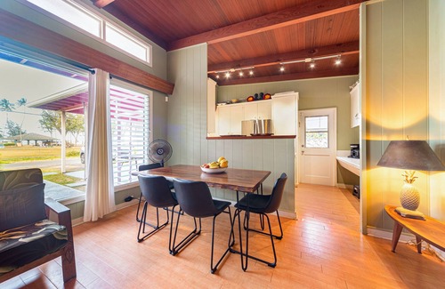 Kailua House | Kailua Beach "The Pink House" 100 Yards from Ocean