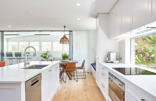 Coolangatta House | Kaiyar Villa - Luxury Beachside House in the Heart of Kirra - Linen Provided - Min. 4 Nights!