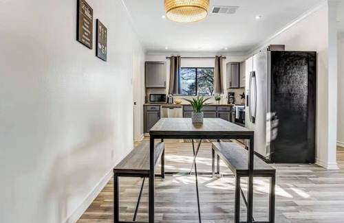 Round Rock House | Kalahari | Dell Diamond | Round Rock