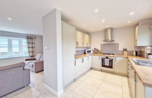 Wittering Cottage | Kalami, Bracklesham Bay - a bungalow that sleeps 7 guests in 3 bedrooms