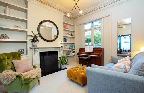 Stroud Green House | Kaleidoscope Skies, by Veeve