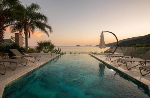 Kalkan Villa | Kalkan Kalamar Plajı Denize Sıfır Villa Elana 1