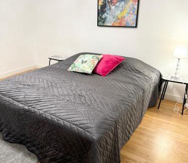 Alppiharju Apartment | KALLIO-3 Spacious and fun apartment in Helsinki center